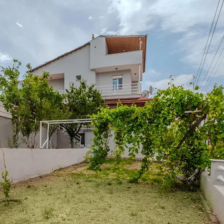 Seaview House W Balcony And Garden In 乌尔拉