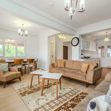 Seaview House W Balcony And Garden In 公寓 *